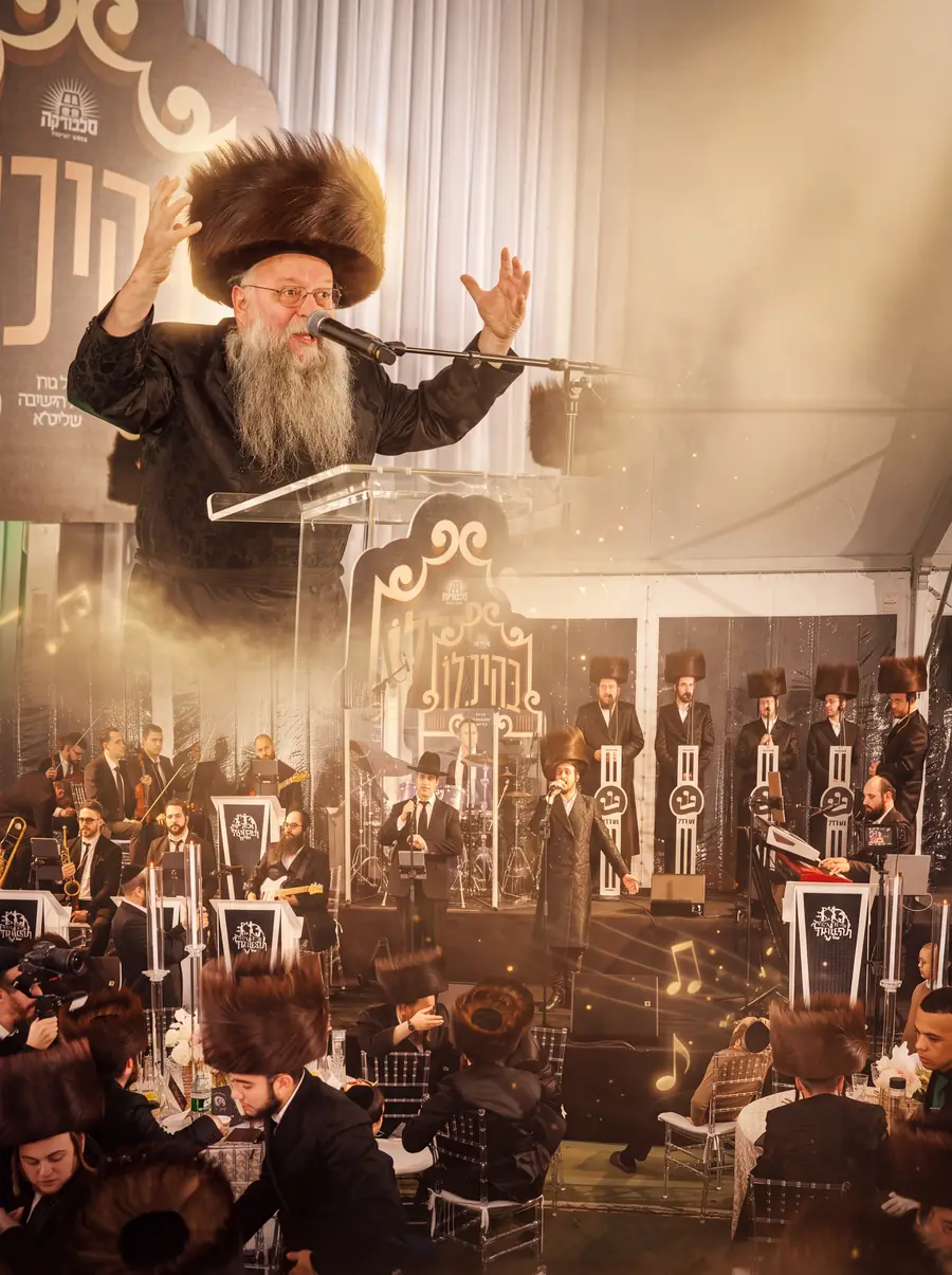 Zemiros at the Shabbos gathering